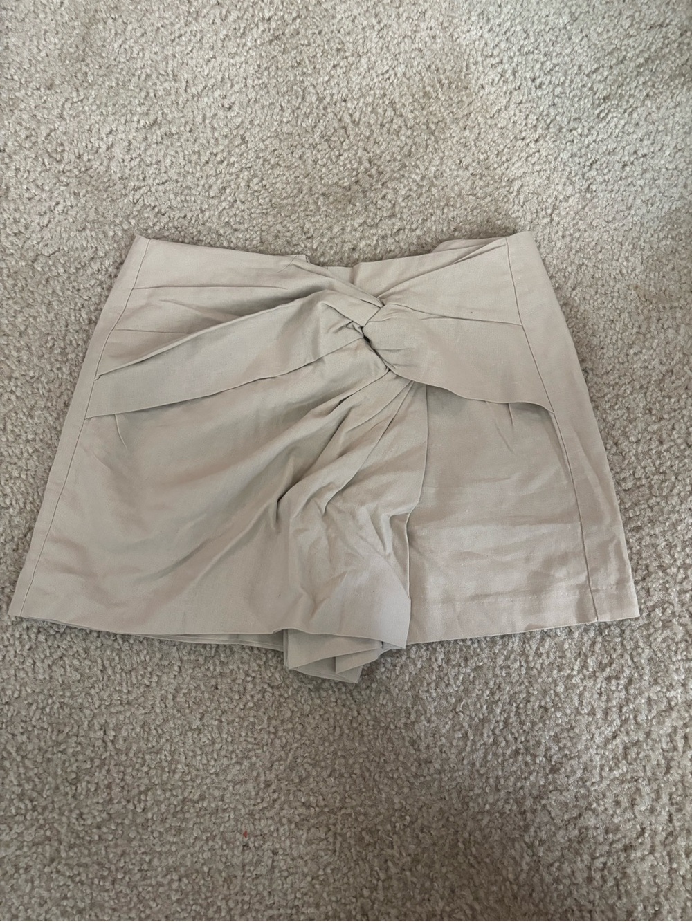 Stradivarius Beige High-Waist Skort with Knot Detail